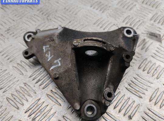 купить Кронштейн КПП опорный на Audi A6 C5 (1997-2005)