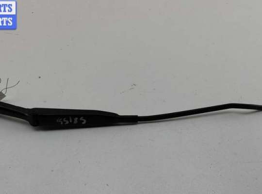 Щеткодержатель (поводок стеклоочистителя) передний OP2351357 на Opel Astra G (1998-2004)