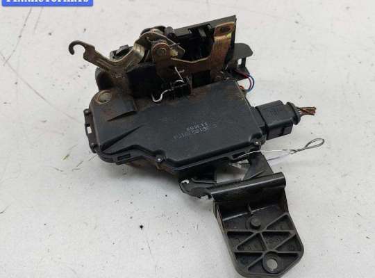 Замок боковой двери на Volkswagen Golf IV (1J)