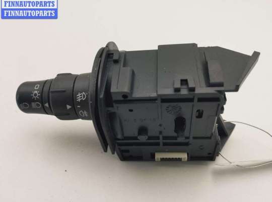 Переключатель поворотов RN1588252 на Renault Scenic II (2003-2009)