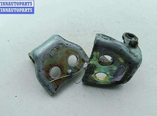 купить Петля двери передней левой на Peugeot 307