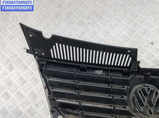 купить Решетка радиатора на Volkswagen Passat B6