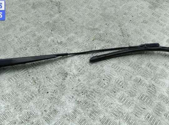 купить Щеткодержатель (поводок стеклоочистителя) передний на Volkswagen Golf-6