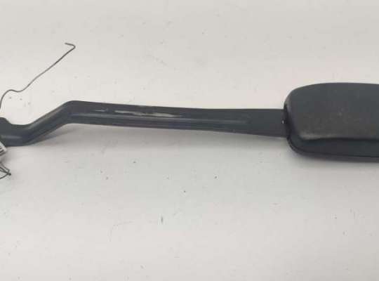 купить Замок ремня безопасности передний на Audi 80 B4 (1991-1996)