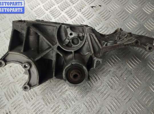 купить Кронштейн генератора на Volkswagen Passat B5