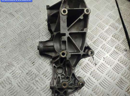 купить Кронштейн генератора на Volkswagen Passat B5