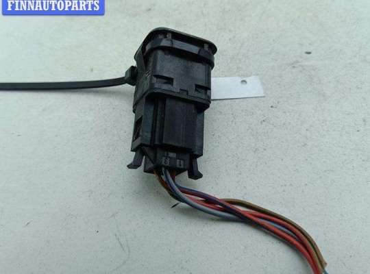 купить Кнопка открывания лючка топливного бака на Volkswagen Passat B5