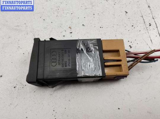 купить Кнопка обогрева сидений на Audi A6 C4 (1994-1997)