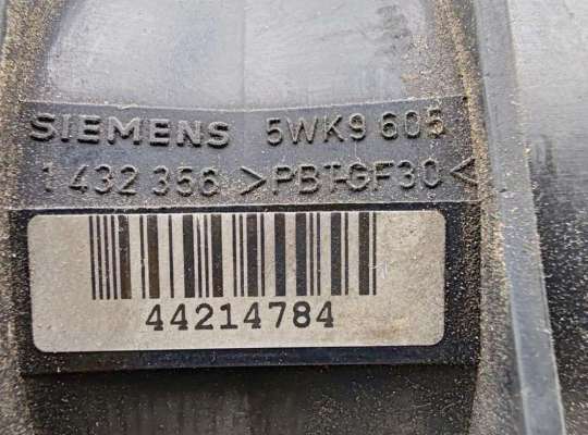 купить Расходомер (измеритель потока воздуха) на BMW 5 E39 (1995-2003)