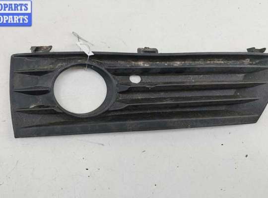 Рамка фары противотуманной правой OP2427889 на Opel Zafira B (2004-2014)