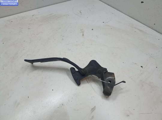 Замок капота на Opel Zafira A