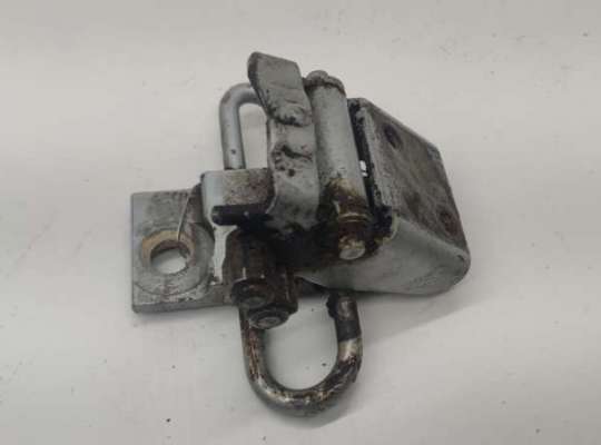 купить Петля двери передней левой на Audi A6 C4 (1994-1997)