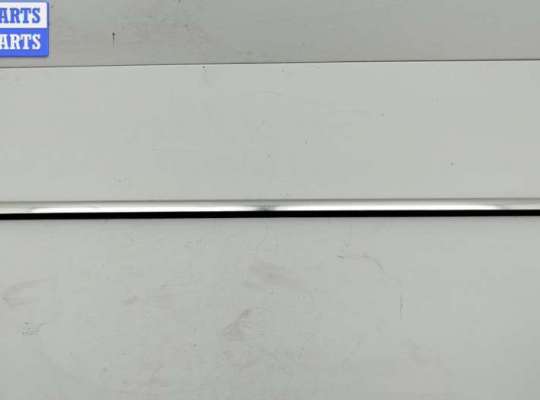 Молдинг стекла двери задней правой наружный VG2712544 на Volkswagen Passat B6