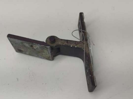 купить Петля двери передней правой на Audi A6 C4 (1994-1997)