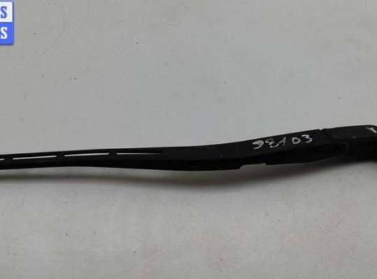 Купить Щеткодержатель (поводок стеклоочистителя) передний на Audi A4 B6 (2001-2004) Щеткодержатель (поводок стеклоочистителя) передний AU1695277 на Audi A4 B6 (2001-2004)