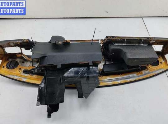 Панель передняя салона (Торпедо) на Mercedes-Benz 190 (W201)