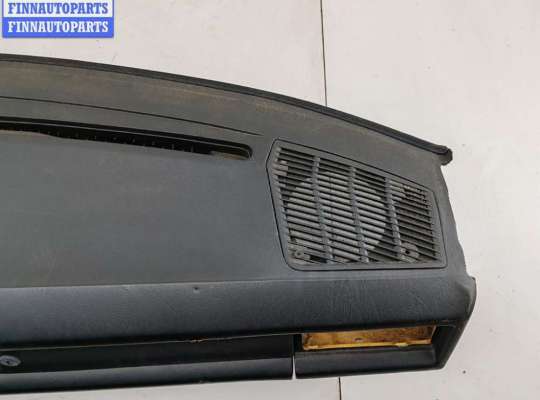 Панель передняя салона (Торпедо) на Mercedes-Benz 190 (W201)