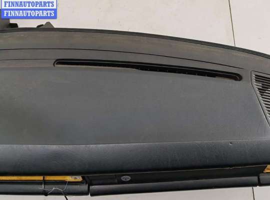 Панель передняя салона (Торпедо) на Mercedes-Benz 190 (W201)