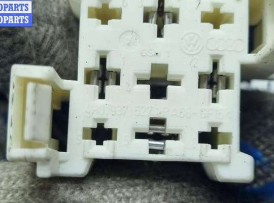 купить Разъем (фишка) проводки на Volkswagen Golf-6