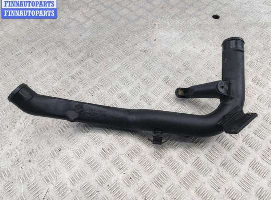 Патрубок интеркулера VG2663324 на Volkswagen Passat B5