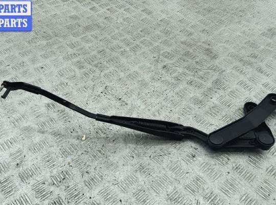 купить Щеткодержатель (поводок стеклоочистителя) передний на Mercedes C-Class W204 (2007-2015)