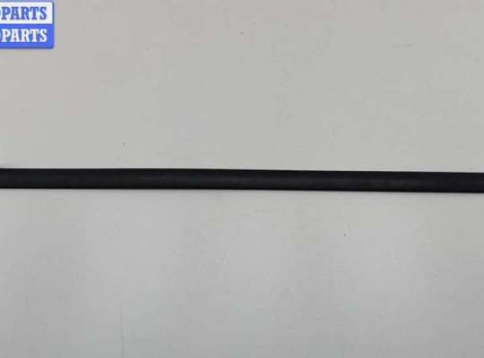 купить Молдинг двери передней правой на Volkswagen Passat B5+ (GP)