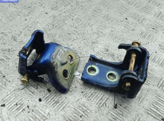 купить Петля двери передней правой на Peugeot 407