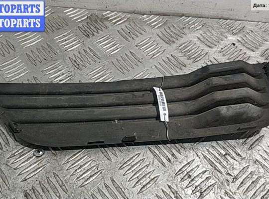 купить Решётка (заглушка) в бампер на Ford Focus II (2004-2011)