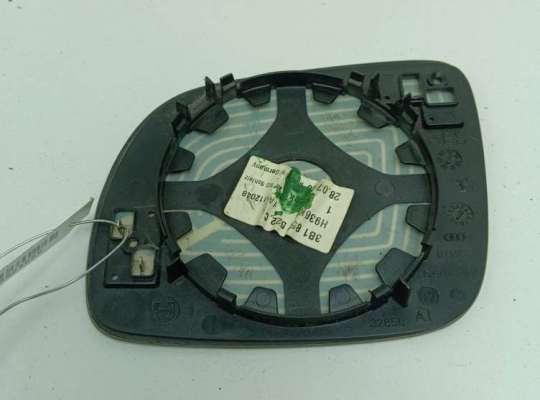 купить Стекло зеркала наружного правого на Volkswagen Passat B5