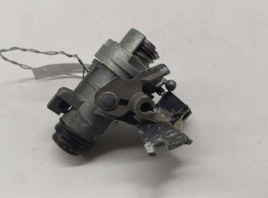 купить Личинка замка багажника на Audi A4 B6 (2001-2004)