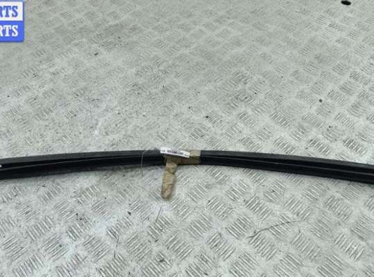 купить Молдинг лобового стекла на Volkswagen Passat B5+ (GP)