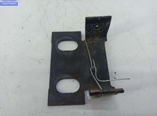 купить Кронштейн бампера переднего на Audi 80 B3 (1987-1992)