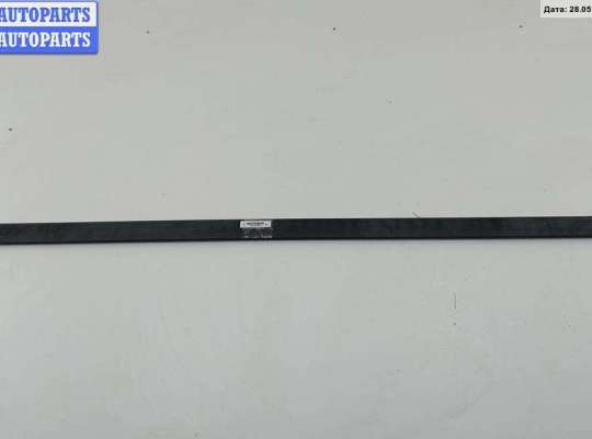 купить Молдинг двери передней правой на Volkswagen Passat B5+ (GP)