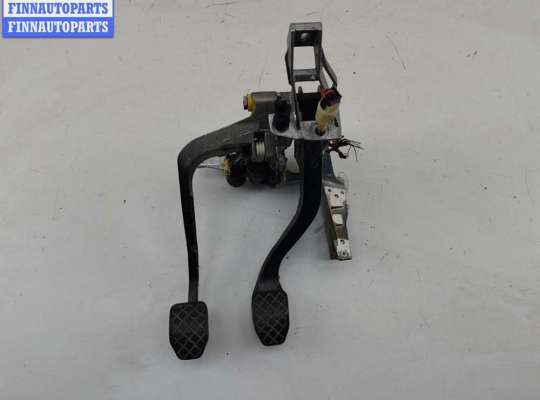 Педальный узел (педаль) на Volkswagen Passat B5 (3B)