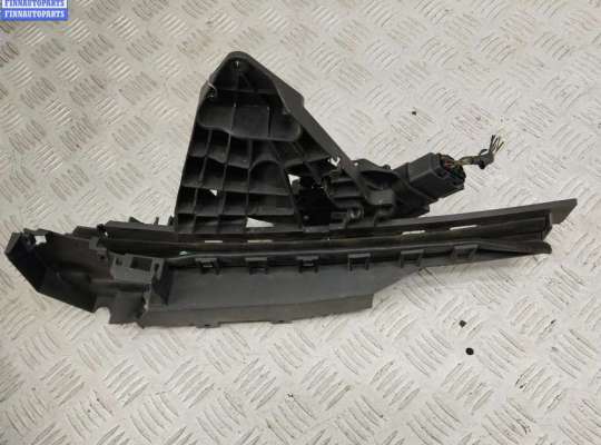 купить Замок двери передней правой на Ford C-Max