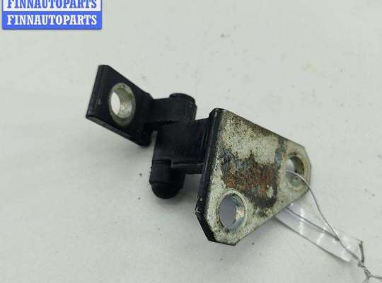 купить Петля двери передней левой на Volkswagen Passat B6