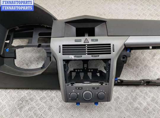 купить Панель приборная (торпедо) на Opel Astra H (2004-2009)