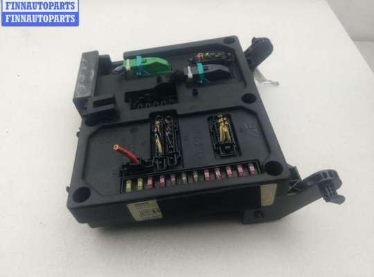 Блок предохранителей VG2665689 на Volkswagen Sharan (1995-2000)