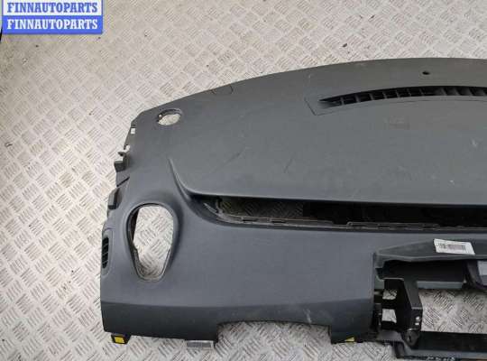 Панель передняя салона (Торпедо) на Renault Scenic II