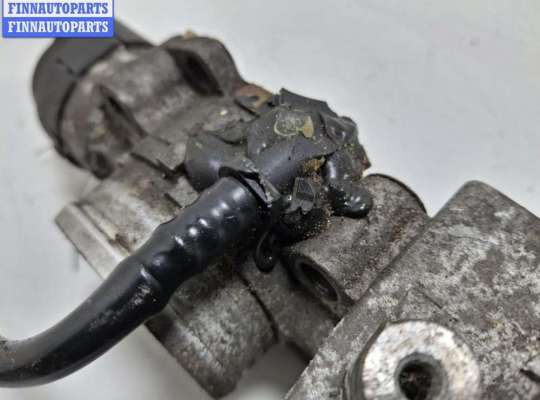 Заслонка дроссельная на Renault Laguna II