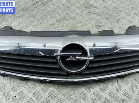 купить Решетка радиатора на Opel Zafira B (2004-2014)