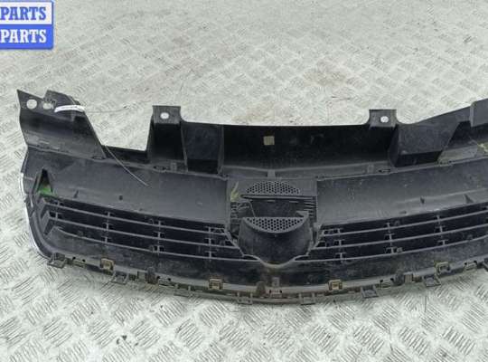 купить Решетка радиатора на Opel Zafira B (2004-2014)