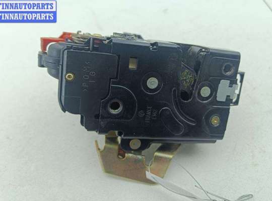 купить Замок двери задней левой на Audi A4 B6 (2001-2004)