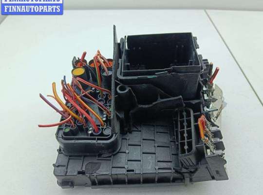 купить Блок предохранителей на Volkswagen Passat B7