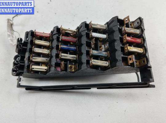 Купить Блок предохранителей на Mercedes W124 (1985-1995) Блок предохранителей MB1688650 на Mercedes W124 (1985-1995)