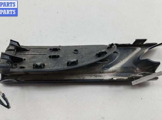 купить Решётка (заглушка) в бампер на Mercedes C-Class W202 (1993-2000)