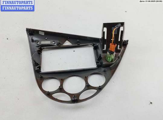 купить Рамка магнитолы на Ford Focus I (1998-2005)