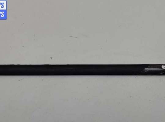 Молдинг двери задней правой VG2677100 на Volkswagen Passat B5