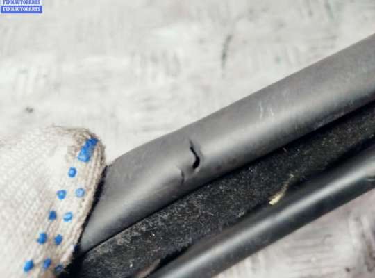 купить Уплотнитель двери передней правой на BMW 5 E60/E61 (2003-2010)