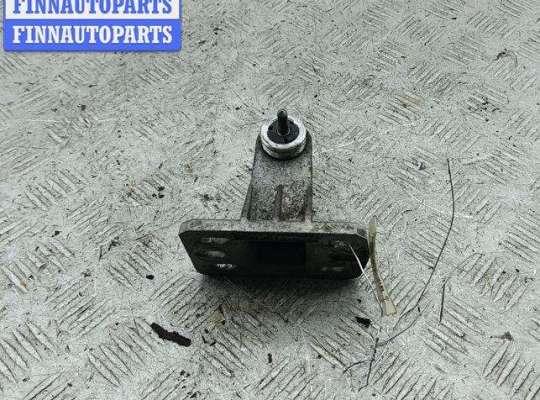 купить Кронштейн бампера переднего на Audi A6 C4 (1994-1997)